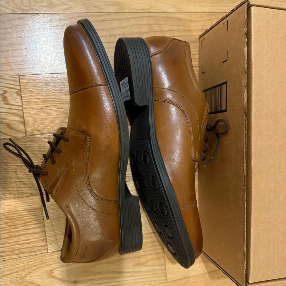 CLARKS men’s Whiddon Cap-Toe Oxfords Shoo
